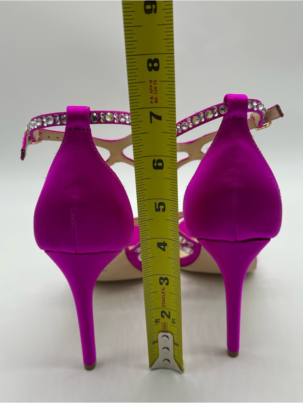 Dee Ocleppo Fiji Pink Crystal Strappy Heels 7.5 New With Box - Picture 8 of 13